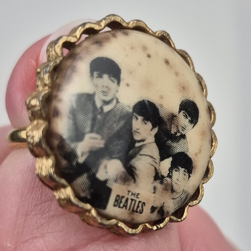 Vintage 1960s Beatles Ring NEMS‎ Enterprises Brass Tone Adjustable Band Fab Four - Picture 3 of 11